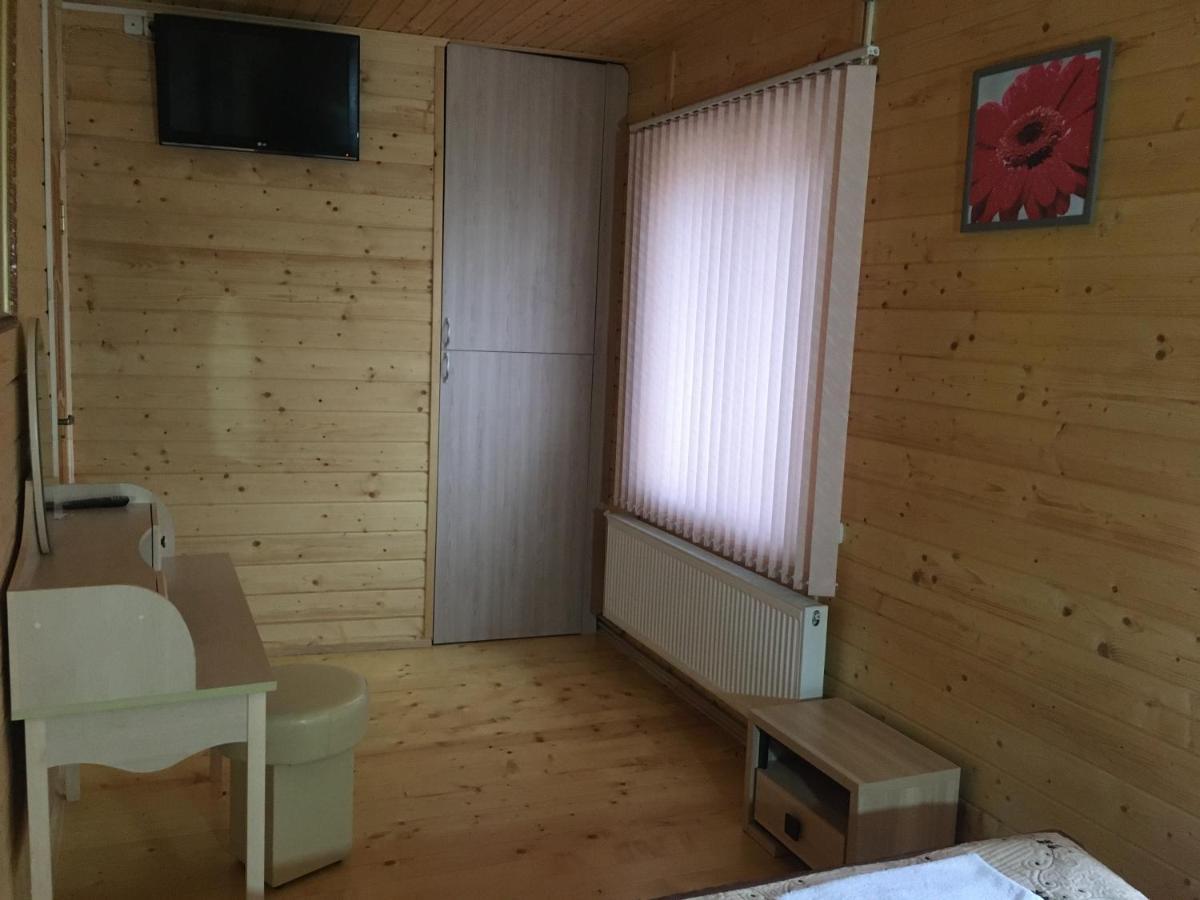 Хостел Галіція Kolomiya Exterior photo
